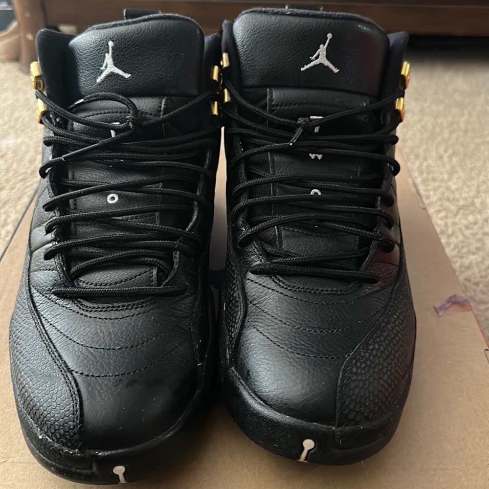 Jordan 12s size 10 1/2 black